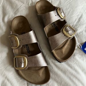 Brand New! Birkenstock Arizona Sandal, Copper SIZE 9